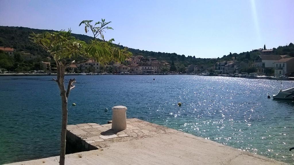 Apartmani Conar Drvenik Veli Exterior foto