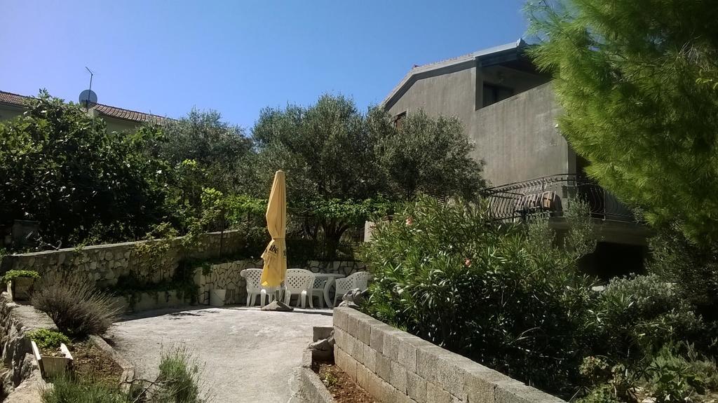 Apartmani Conar Drvenik Veli Exterior foto