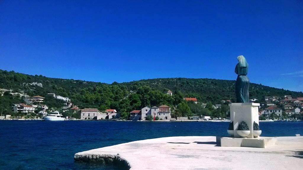 Apartmani Conar Drvenik Veli Exterior foto