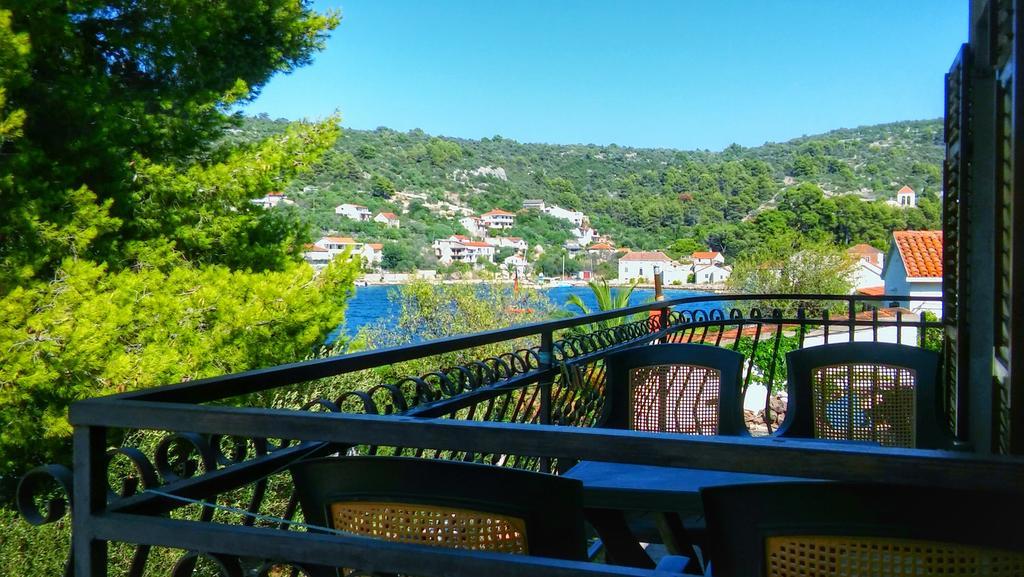 Apartmani Conar Drvenik Veli Exterior foto