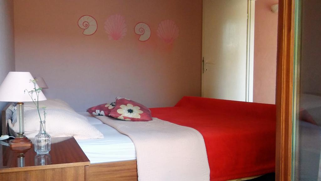 Apartmani Conar Drvenik Veli Exterior foto