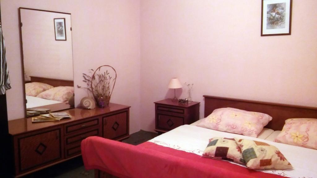 Apartmani Conar Drvenik Veli Exterior foto