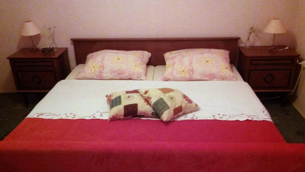 Apartmani Conar Drvenik Veli Exterior foto