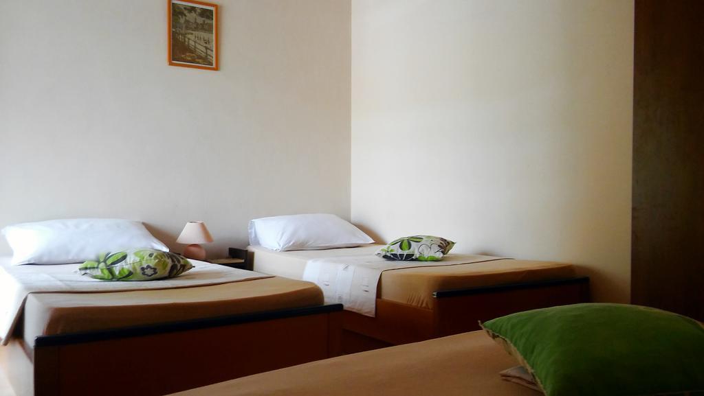 Apartmani Conar Drvenik Veli Exterior foto